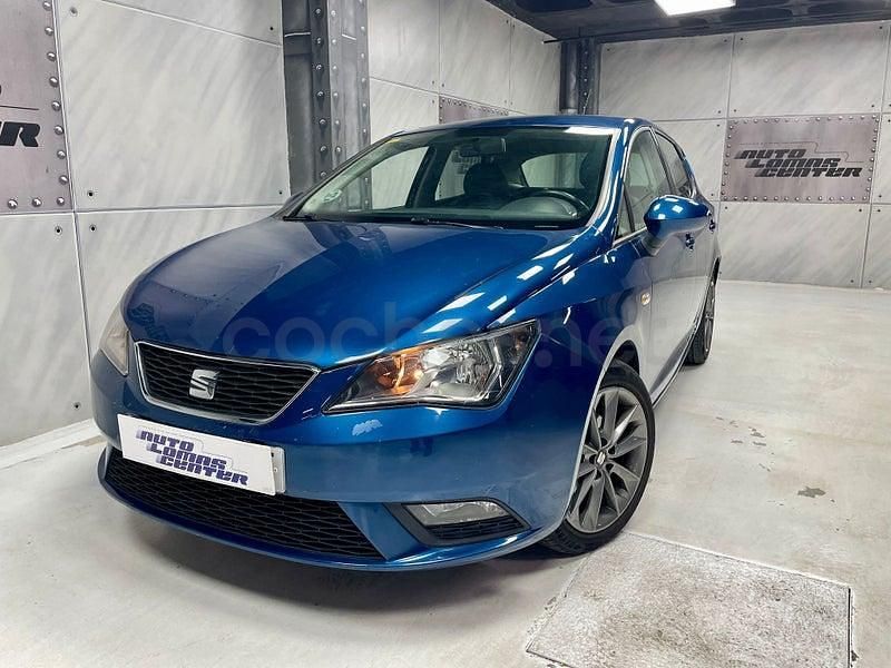 Usado Seat Ibiza I-Tech 90 CV (66 kW) 2015 Azul Berlina