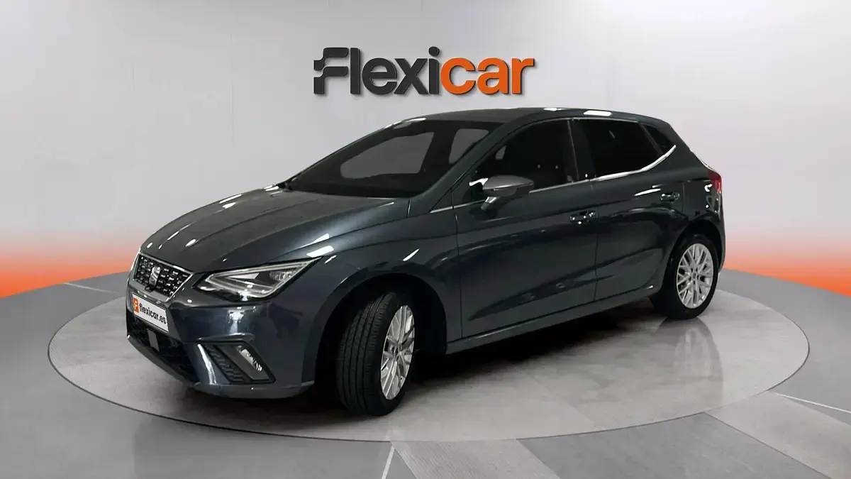 Usado Seat Ibiza 116 CV (85 kW) 2024 Gris Utilitario
