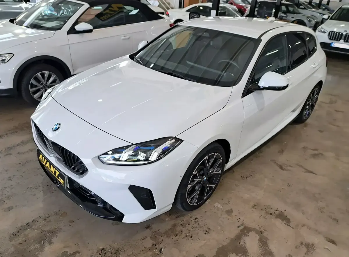 Usado BMW 120 M Sport 170 CV (125 kW) 2025 Blanco Utilitario