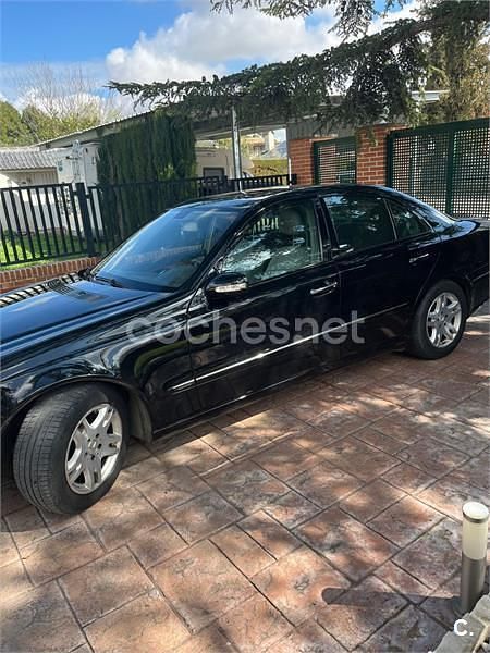 Usado Mercedes E320 Classic 204 CV (150 kW) 2005 Negro Familiar