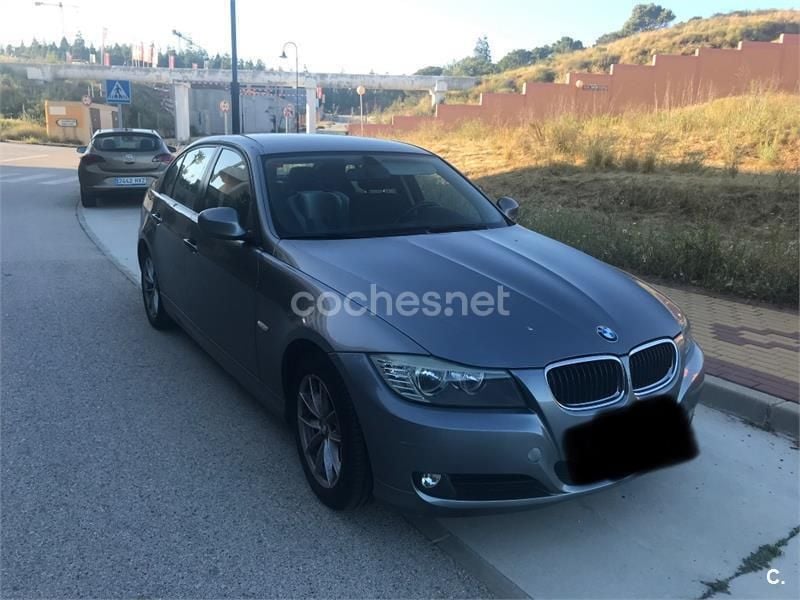 Usado BMW 318 143 CV (105 kW) 2010 Gris / plata Berlina