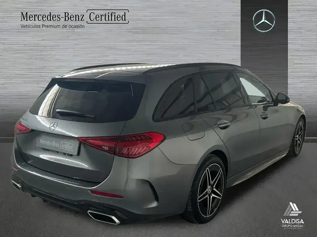 Usado Mercedes C220 AMG line 200 CV (147 kW) 2024 Gris Familiar