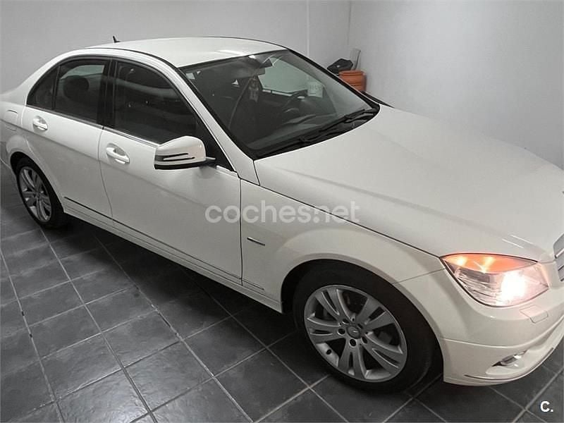 Usado Mercedes C220 Avantgarde 170 CV (125 kW) 2009 Blanco Berlina