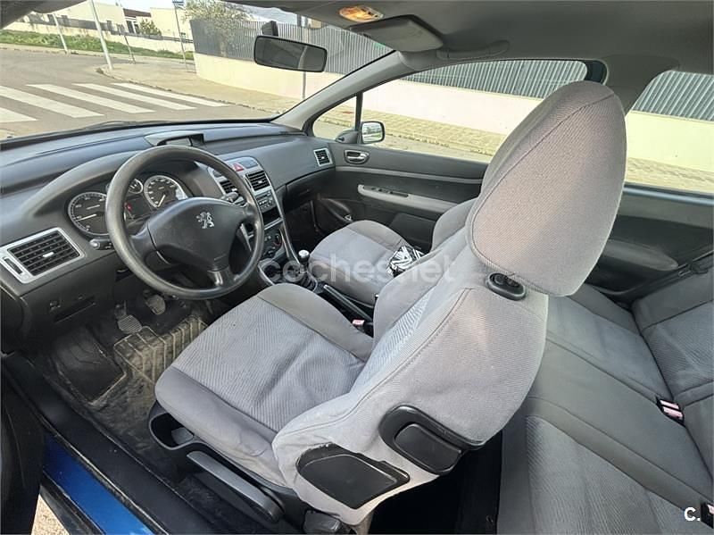 Usado Peugeot 307 90 CV (66 kW) 2002 Azul Berlina