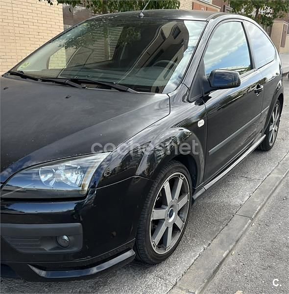 Negro Usado 2006 Ford Focus Sport Berlina | 3000 € (Precio justo) - Imagen 1/4
