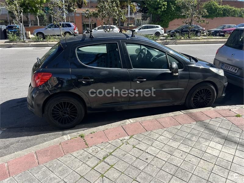 Negro Usado 2007 Peugeot 207 Berlina | 2800 € (Buen precio) - Imagen 1/4