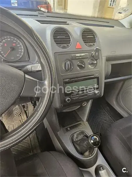 Usado VW Caddy 105 CV (77 kW) 2010 Blanco Monovolumen