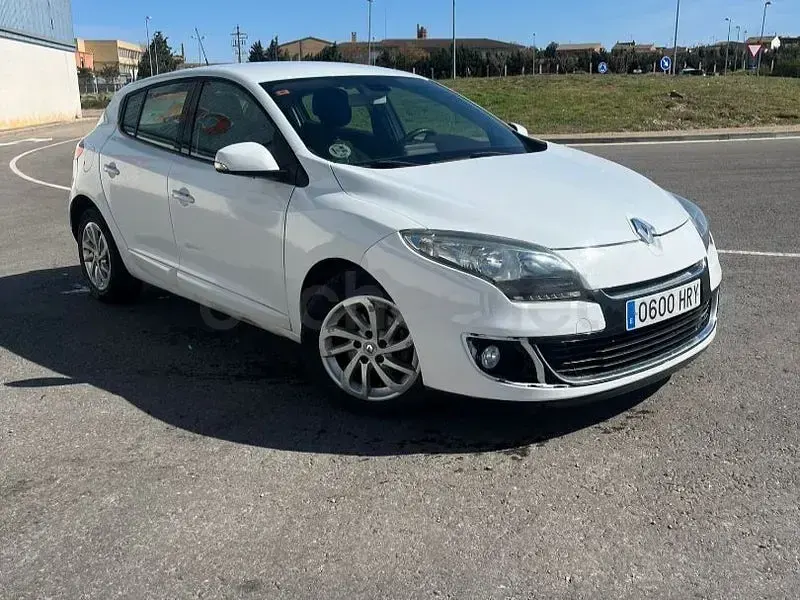 Usado Renault Mégane III Dynamique 130 CV (95 kW) 2013 Blanco Berlina
