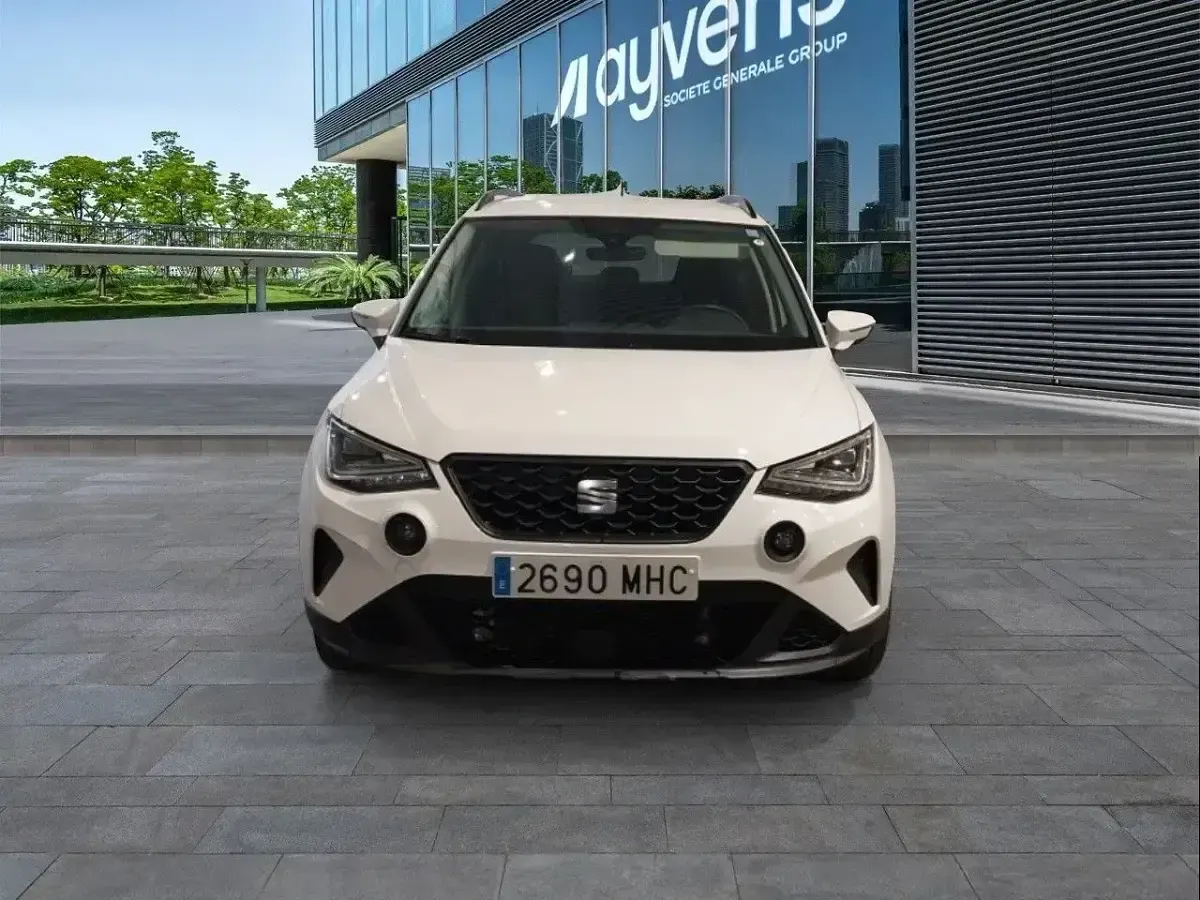 Usado Seat Arona Style 110 CV (80 kW) 2023 Blanco SUV