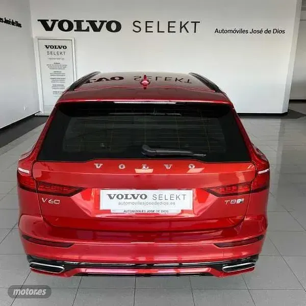 Usado Volvo V60 R-Design 2019 Rojo Familiar