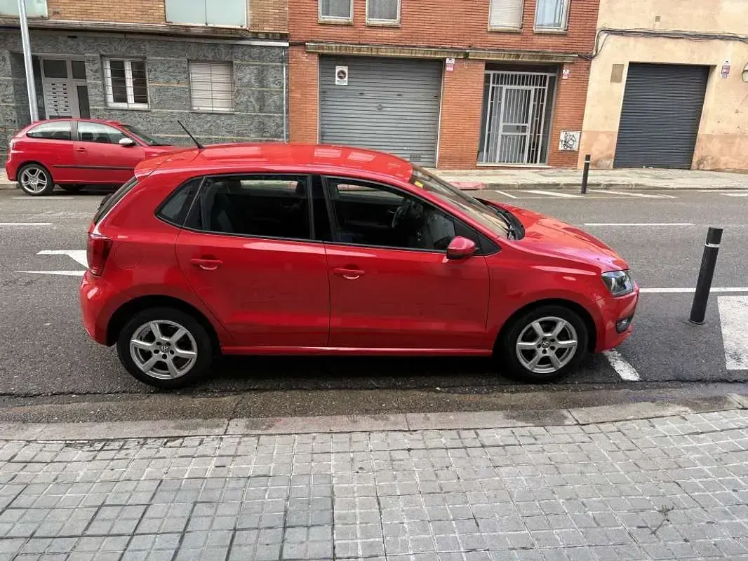 Usado VW Polo Advance 90 CV (66 kW) 2013 Rojo Utilitario
