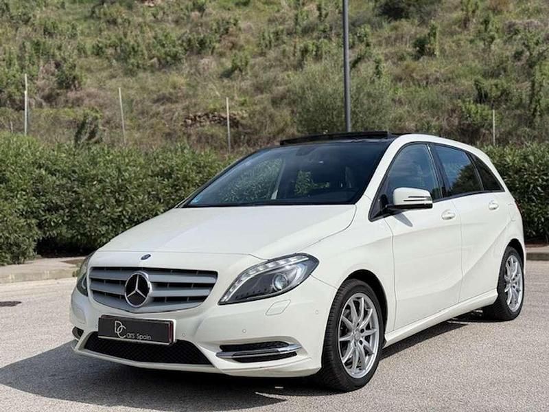 Usado Mercedes B180 122 CV (89 kW) 2012 Blanco Monovolumen