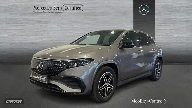 Usado Mercedes EQA250+ AMG line 139 kW (190 CV) 2024 Mountaingrau  met. SUV