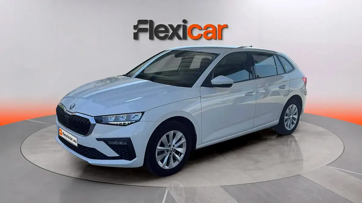 Usado Skoda Scala Essence 95 CV (69 kW) 2024 Blanco Utilitario