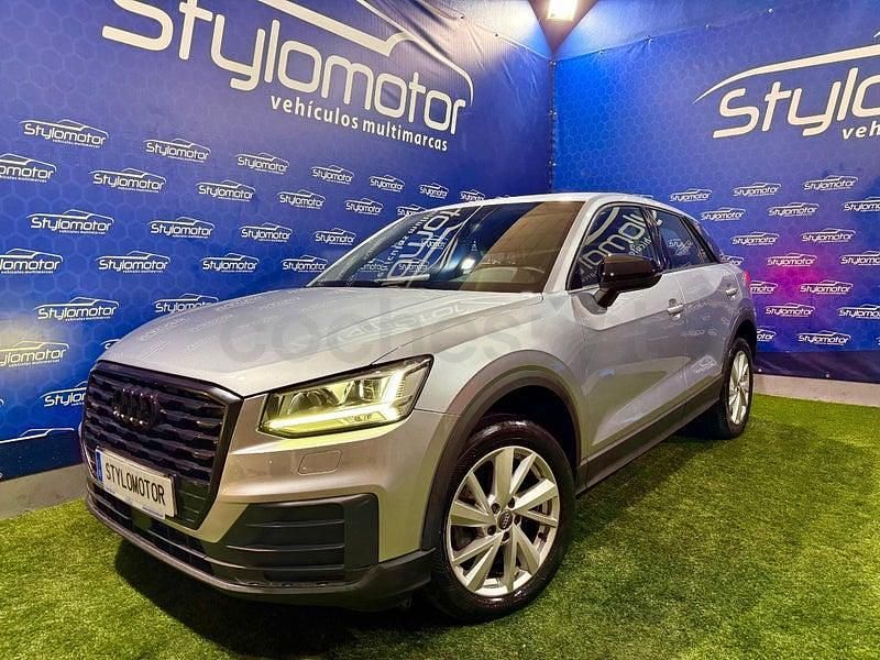 Usado Audi Q2 Ambiente 116 CV (85 kW) 2021 Gris / plata SUV