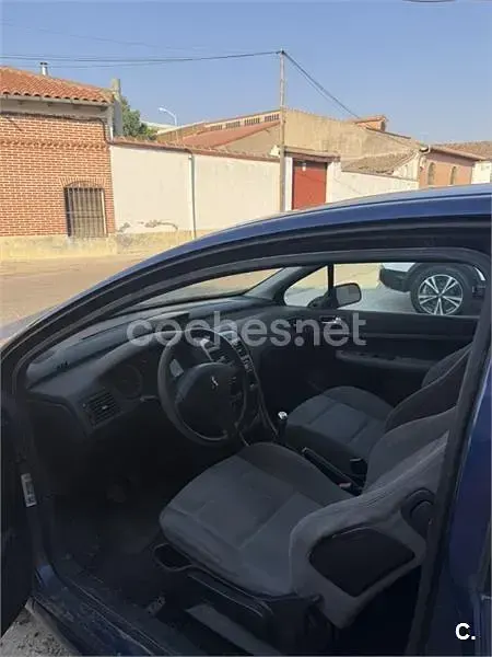 Usado Peugeot 307 110 CV (80 kW) 2003 Azul Berlina