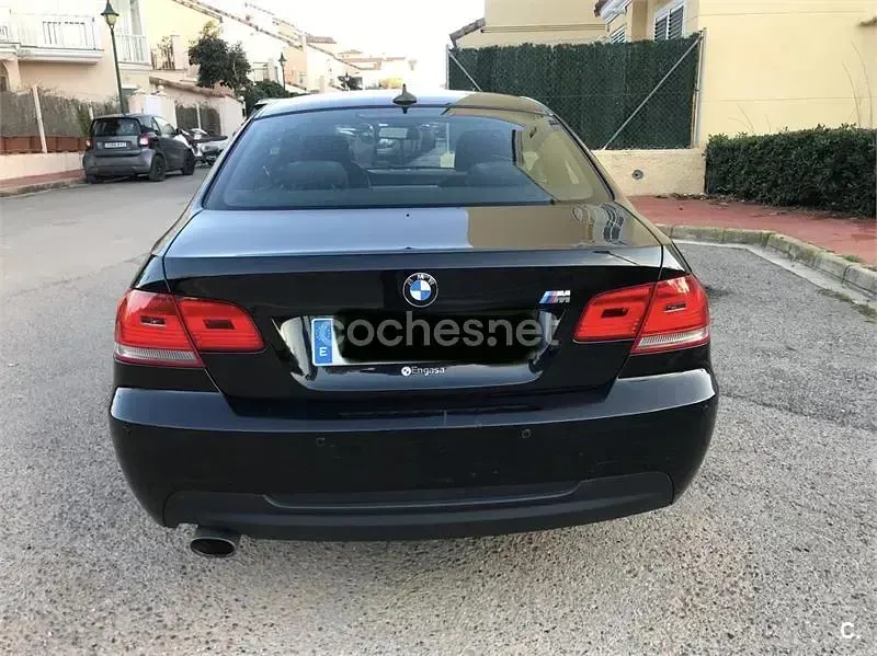 Usado BMW 320 177 CV (130 kW) 2009 Negro Coupe