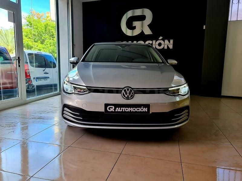 Usado VW Golf VIII 110 CV (80 kW) 2021 Gris / plata Berlina