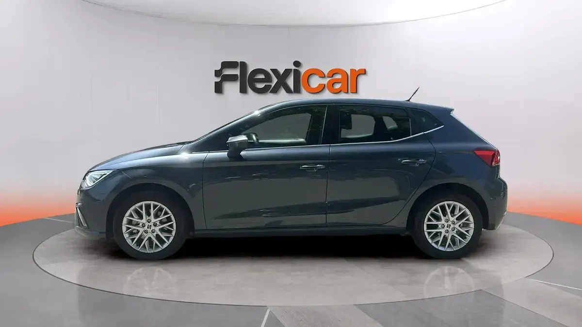 Usado Seat Ibiza XCELLENCE 116 CV (85 kW) 2025 Gris Utilitario