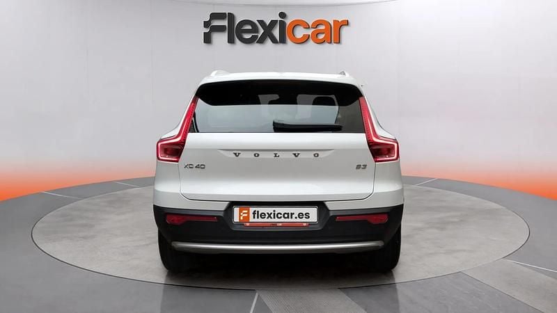 Usado Volvo XC40 Core 163 CV (119 kW) 2024 Blanco SUV