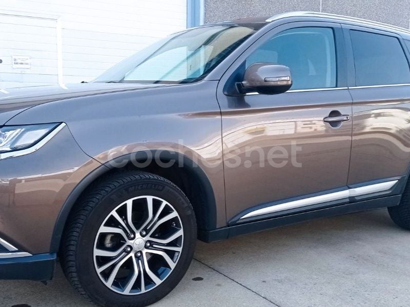 Gris / plata Usado 2016 Mitsubishi Outlander Motion SUV | 13.990 € (Buen precio) - Imagen 1/4