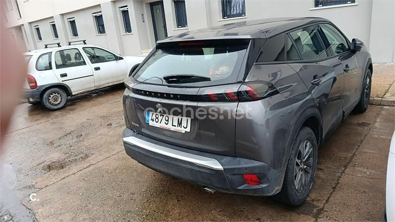 Usado Peugeot 2008 Active 110 CV (80 kW) 2021 Gris / plata SUV