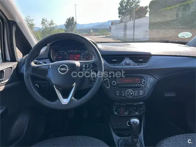 Usado Opel Corsa Selective 75 CV (55 kW) 2016 Blanco Utilitario