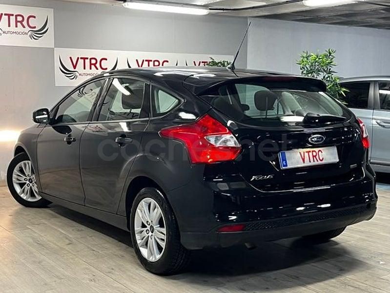 Usado Ford Focus ST-Line 125 CV (91 kW) 2012 Negro Familiar