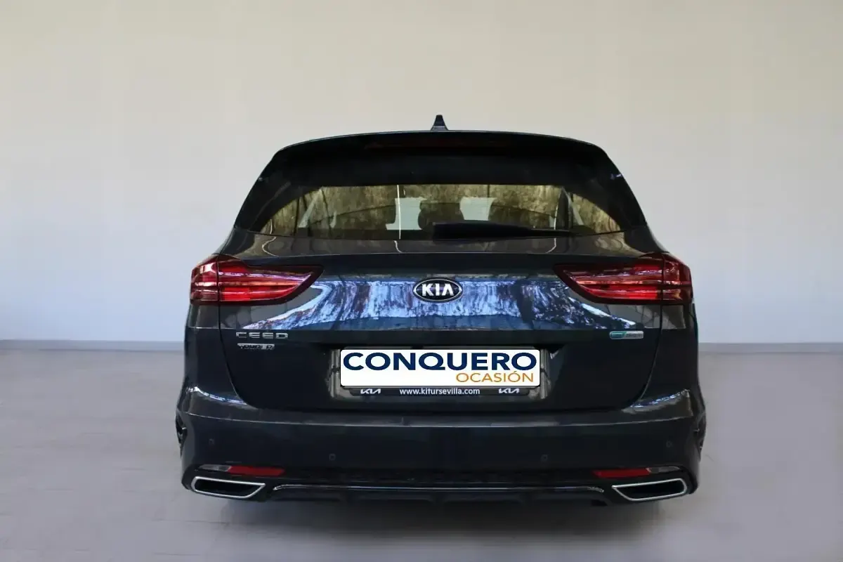 Usado Kia Ceed 141 CV (103 kW) 2021 Gris Utilitario