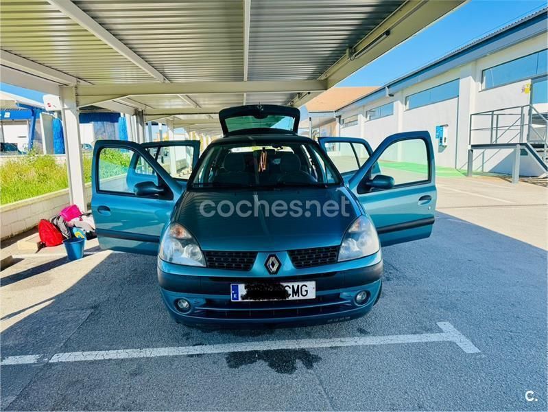 Verde Usado 2003 Renault Clio II Berlina | 2500 € (Precio justo) - Imagen 1/4