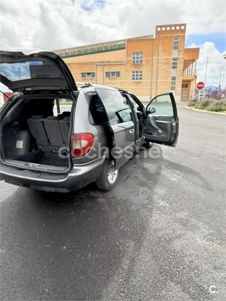 Usado Chrysler Grand Voyager Limited 150 CV (110 kW) 2006 Gris / plata Monovolumen
