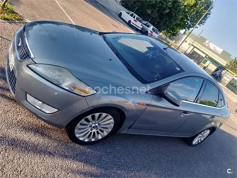 Usado Ford Mondeo Ambiente 125 CV (91 kW) 2009 Gris / plata Berlina