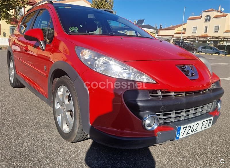 Usado Peugeot 207 Outdoor Outdoor 120 CV (88 kW) 2008 Rojo Familiar