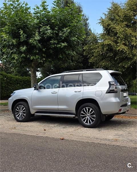 Usado Toyota Land Cruiser Limited 177 CV (130 kW) 2021 Gris / plata SUV