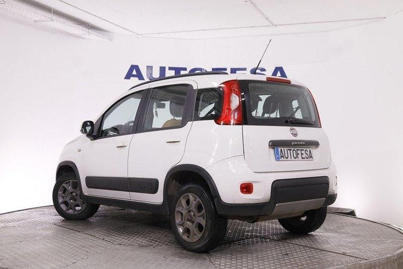 Usado Fiat Panda 4x4 75 CV (55 kW) 2015 Blanco Utilitario