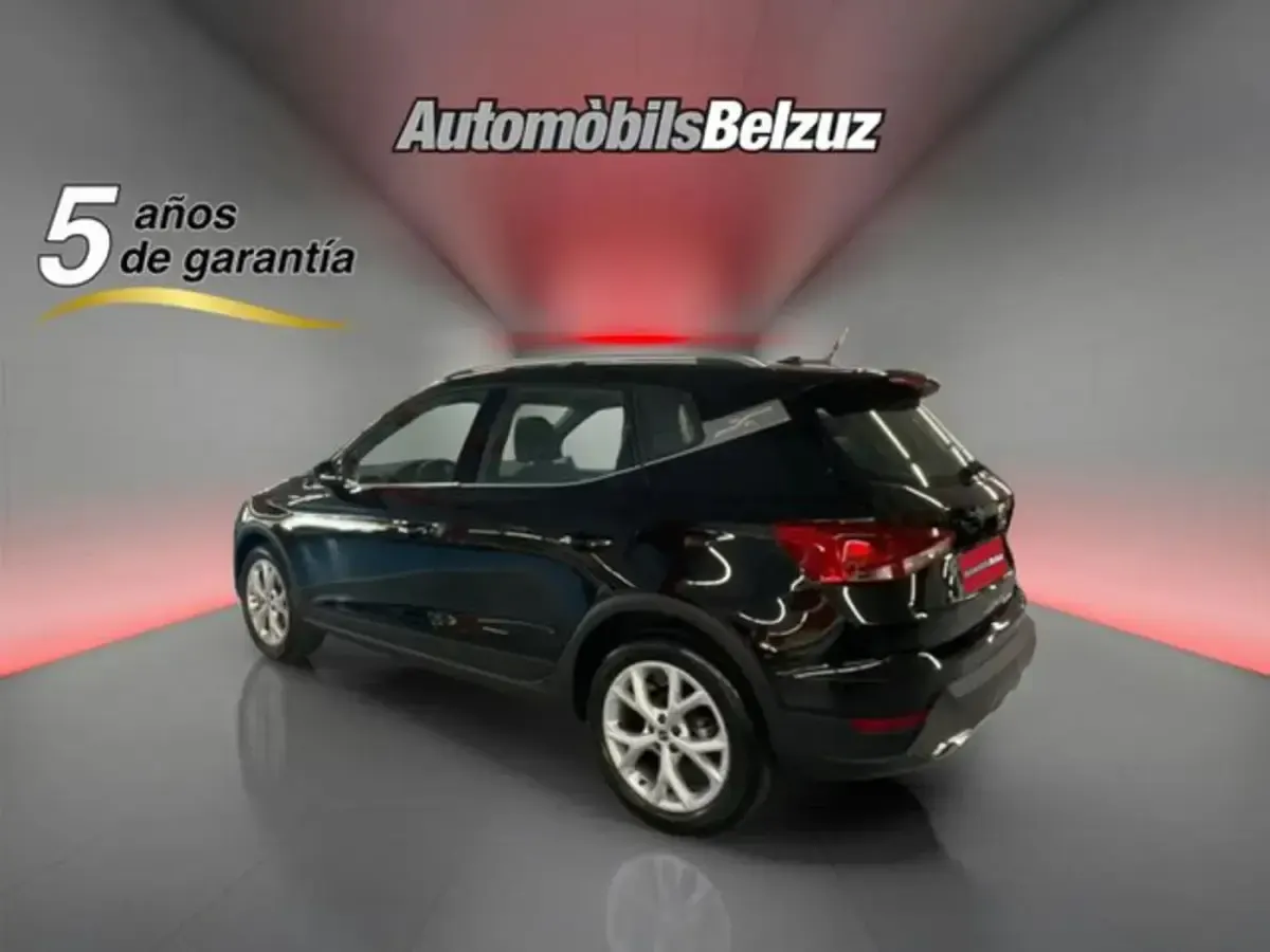 Usado Seat Arona FR 116 CV (85 kW) 2025 Negro SUV