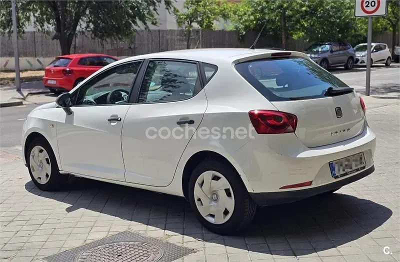 Usado Seat Ibiza Style 85 CV (62 kW) 2011 Blanco Berlina