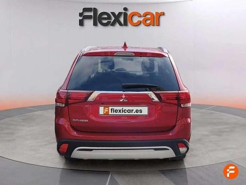 Usado Mitsubishi Outlander Motion 150 CV (110 kW) 2021 Rojo SUV