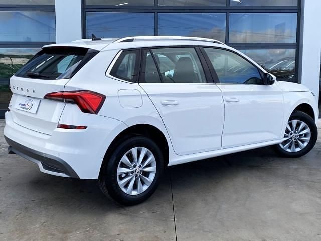 Usado Skoda Kamiq Ambition 110 CV (80 kW) 2021 Blanco SUV