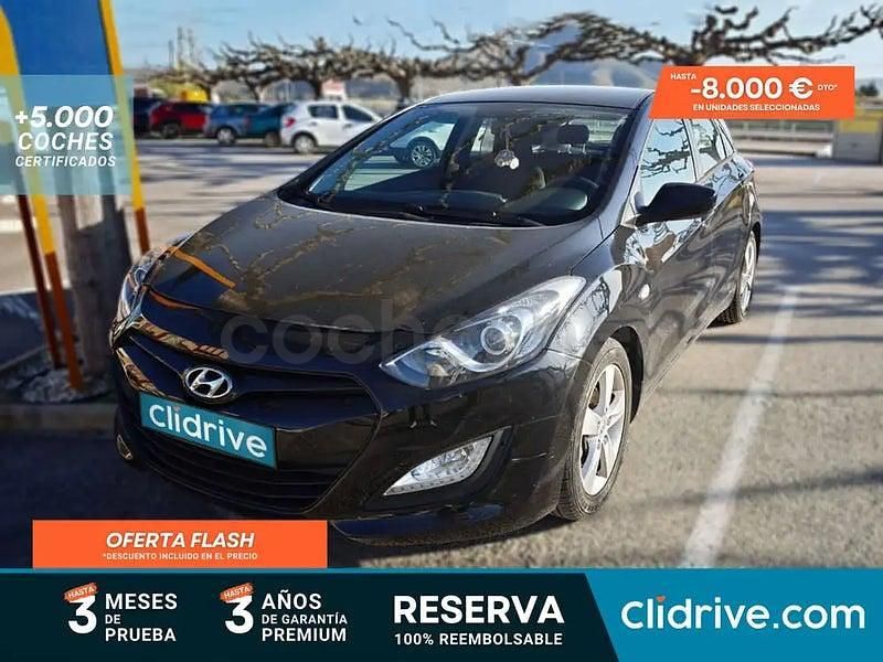 Usado Hyundai i30 90 CV (66 kW) 2013 Negro Berlina