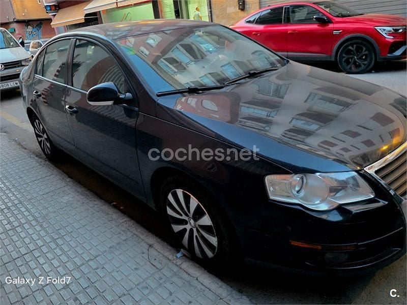 Usado VW Passat Advance 140 CV (102 kW) 2010 Negro Berlina