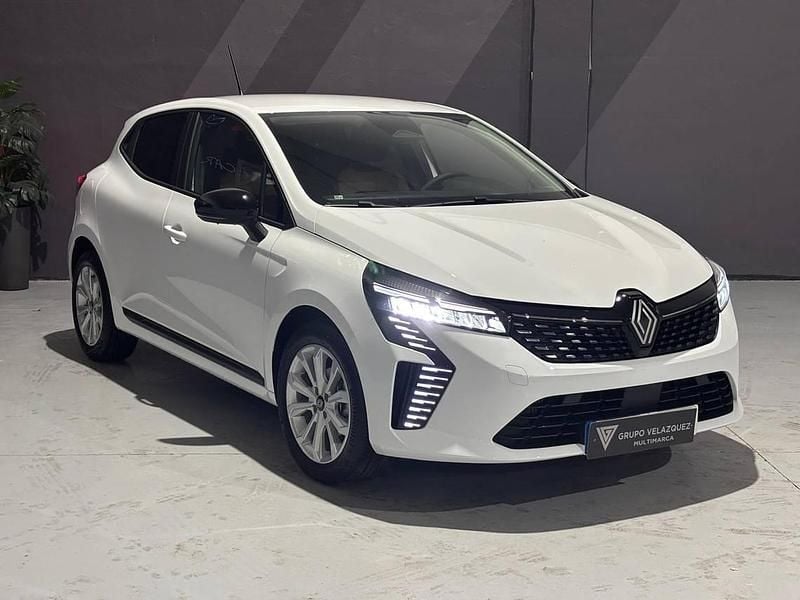 Uusi Renault Clio V 90 HP (66 kW) 2026 Valkoinen Sedan
