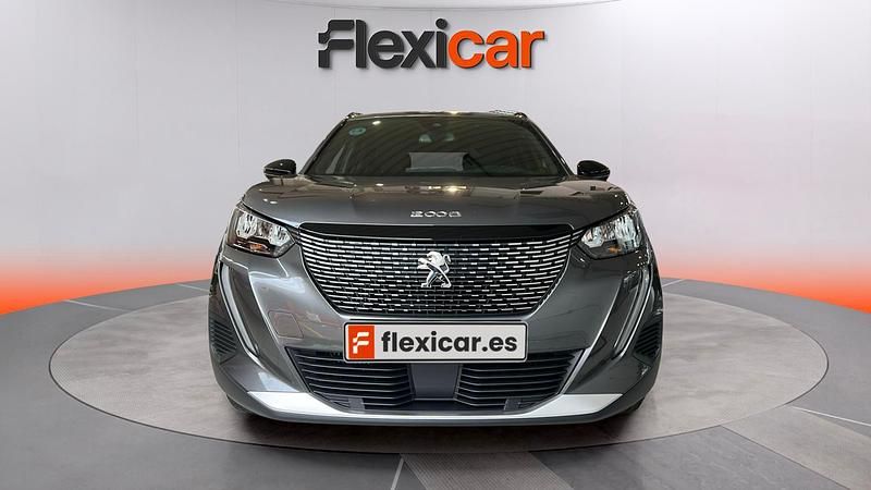 Usado Peugeot 2008 Active 101 CV (74 kW) 2023 Gris SUV