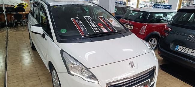 Usado Peugeot 5008 Active 119 CV (87 kW) 2014 Blanco Monovolumen