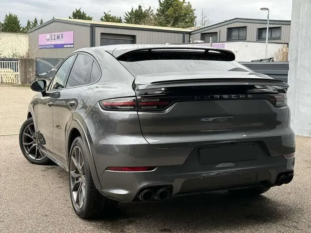 Usado Porsche Cayenne 461 CV (339 kW) 2020 Gris SUV