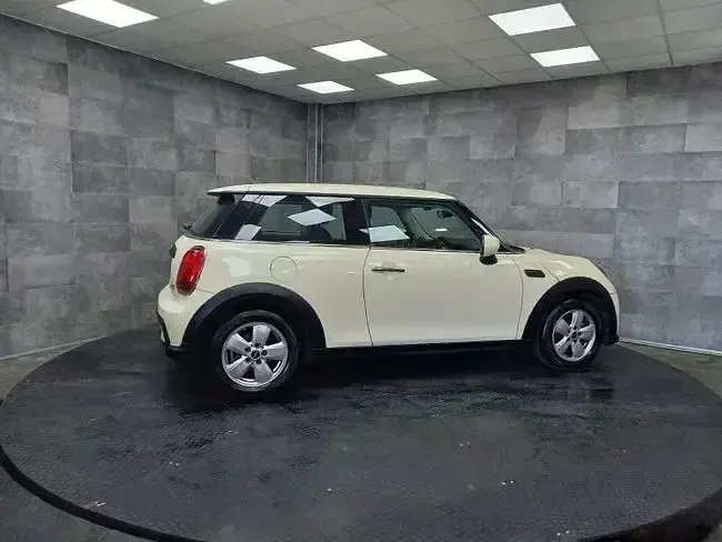 Usado Mini ONE 102 CV (75 kW) 2022 Blanco Utilitario