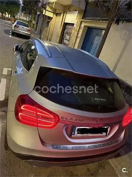 Usado Mercedes GLA250 Style 211 CV (155 kW) 2015 Gris / plata SUV