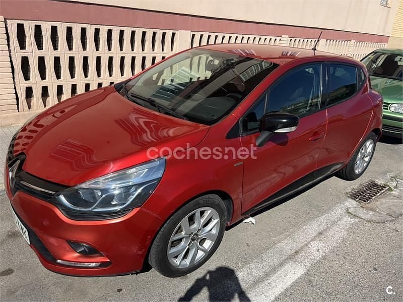 Usado Renault Clio IV LIMITED 90 CV (66 kW) 2019 Rojo Berlina