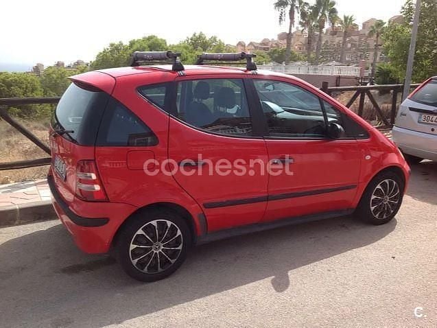 Usado Mercedes A140 Classic 82 CV (60 kW) 2001 Rojo Monovolumen