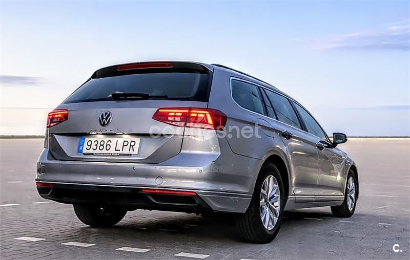 Usado VW Passat Executive 150 CV (110 kW) 2021 Gris / plata Familiar